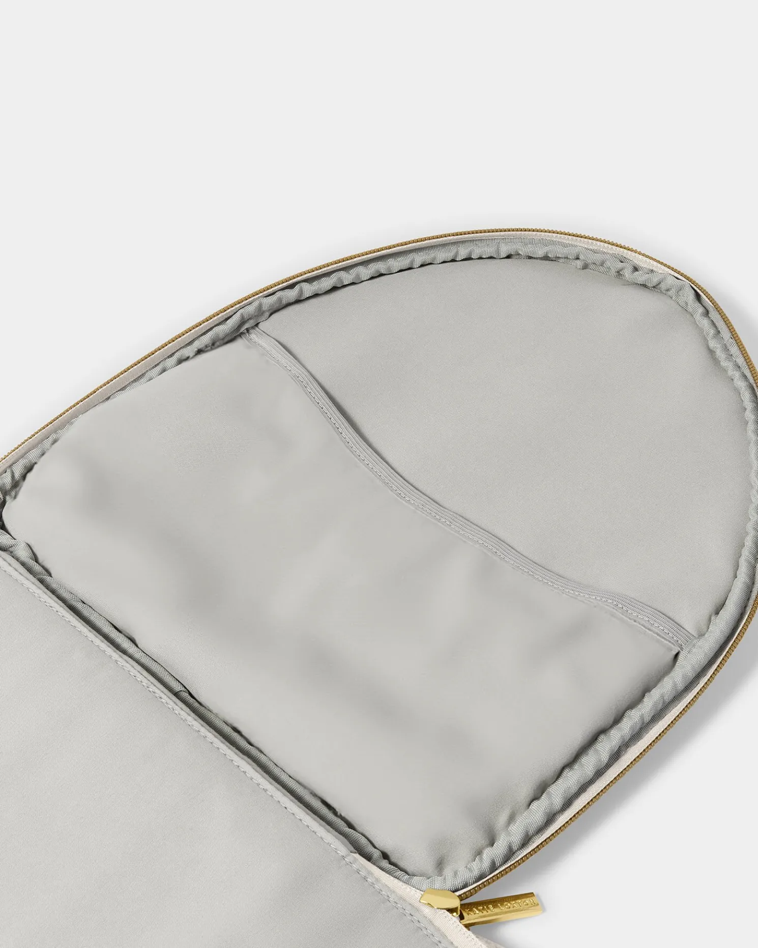 Fold-Out Garment Weekend Bag